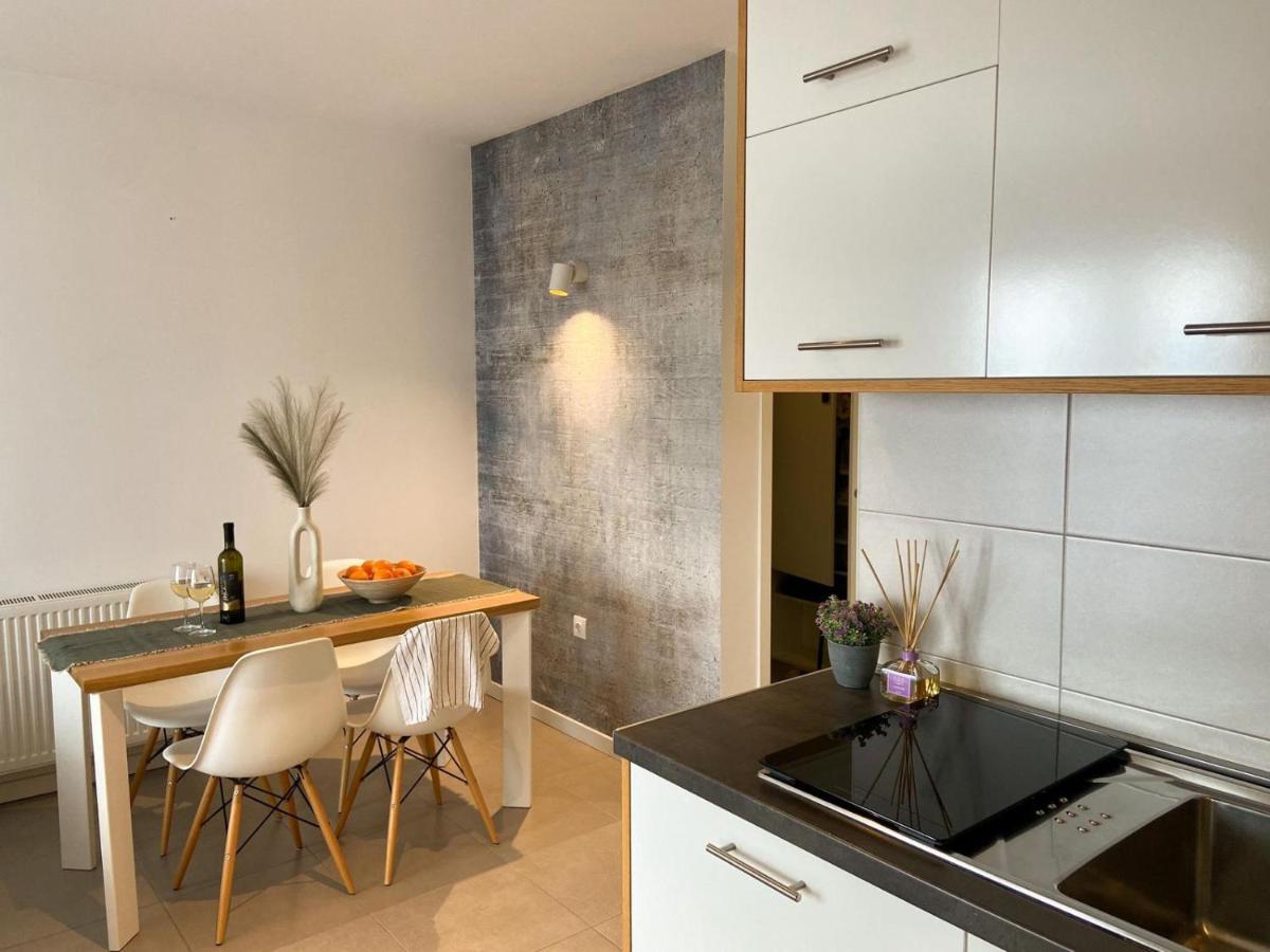 Portview Apartment Rijeka Exteriör bild