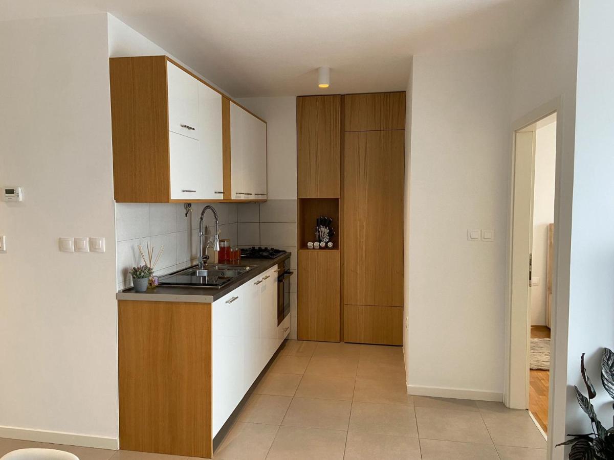 Portview Apartment Rijeka Exteriör bild