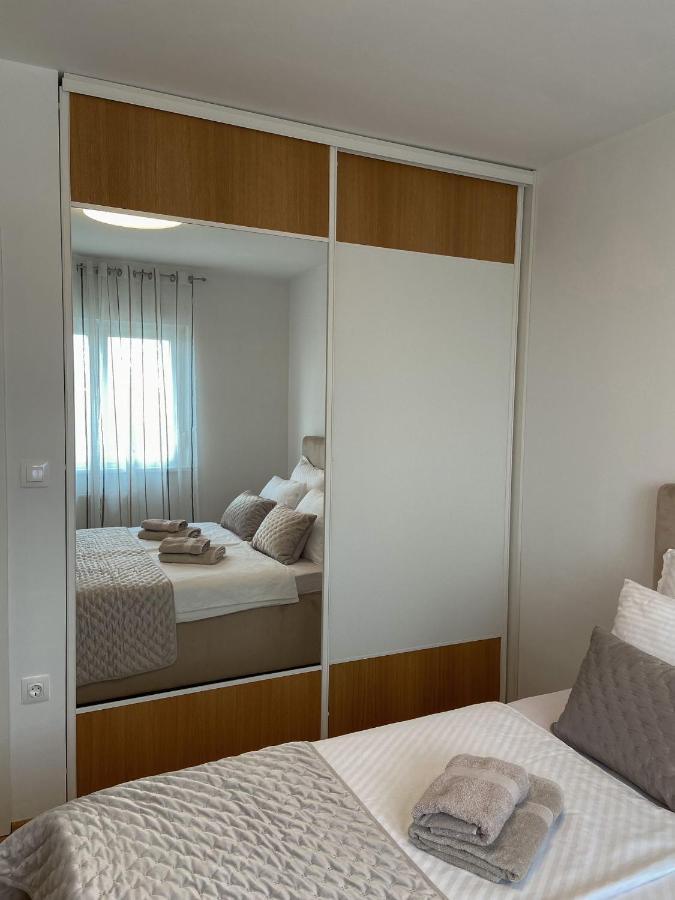 Portview Apartment Rijeka Exteriör bild